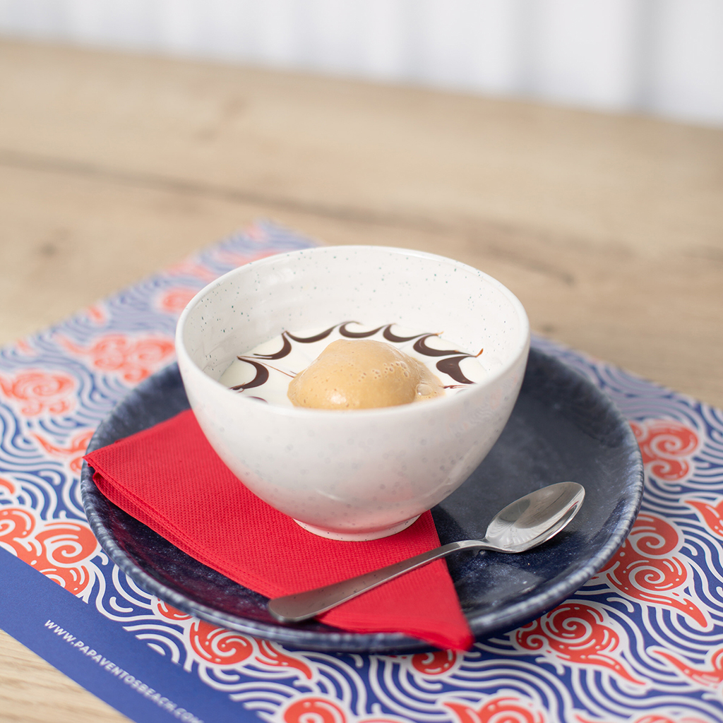 SOPA DE CHOCOLATE BLANCO CON HELADO ~ Francia